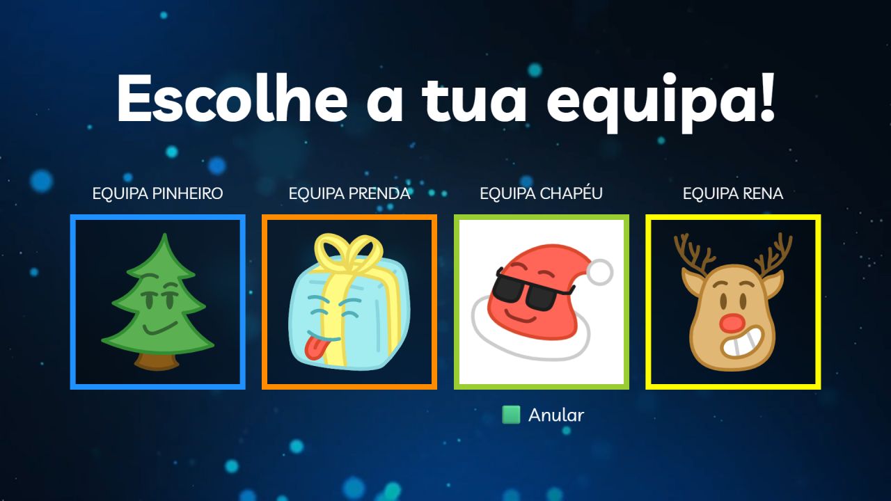 O ecrã de selecção de equipas, onde se veem um pinheiro, uma prenda, um chapéu de Natal, e a cabeça de uma rena. A Equipa Chapéu já está selecionada.